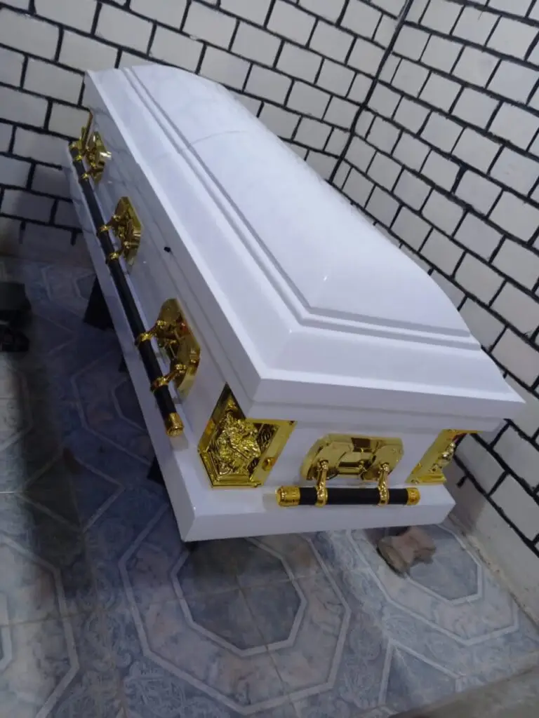 White casket 7